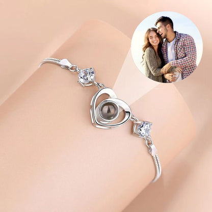 Elegant Heart Projection Bracelet - Linemory