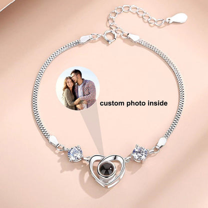 Elegant Heart Projection Bracelet - Linemory